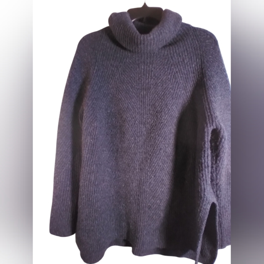 Sweaty Betty Cozy Black Turtleneck Sweater Baggy Slits On Side Size Cozy